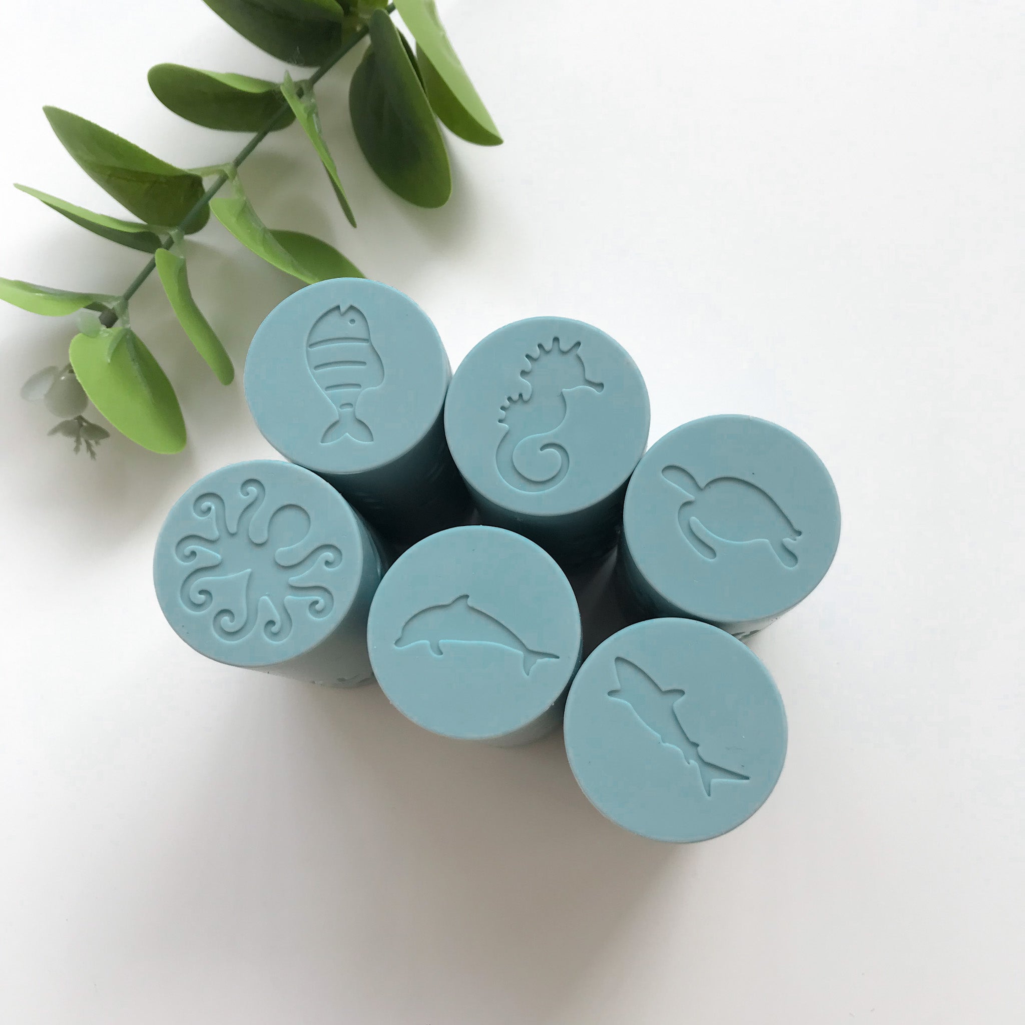 Set of 6 silicone playdough rollers that have 6 different prints - fish, octopus, seahorse, dolphin, turtle and shark
