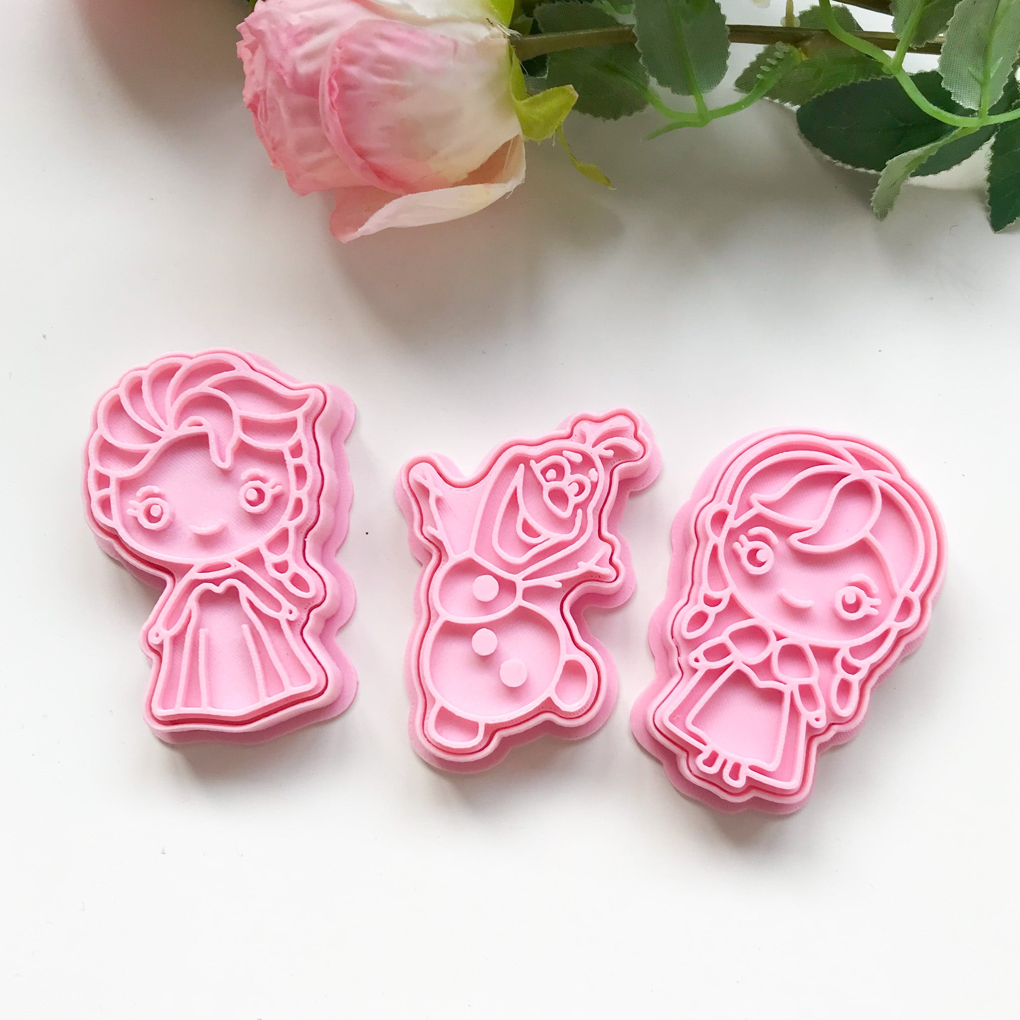 A set of 3 frozen themed playdough cutters. Elsa, Olaf and Anna. 